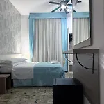 Konukevi Alex Ii 3*